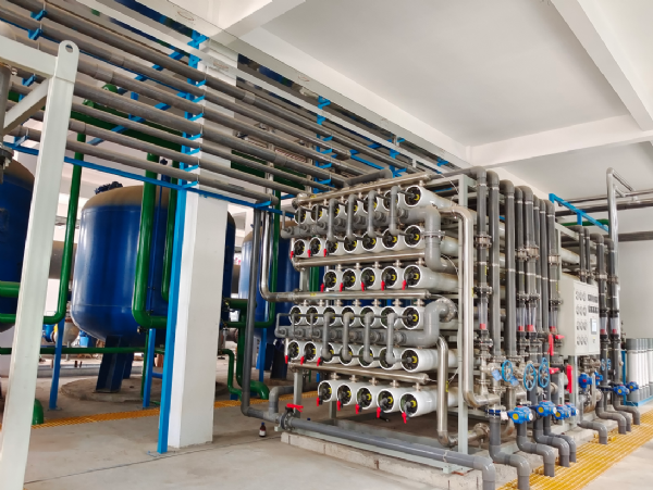 【川一股份】100噸/H超純水設備安裝調(diào)試